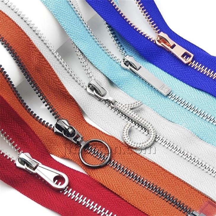 Metal Zipper With Ring Pull