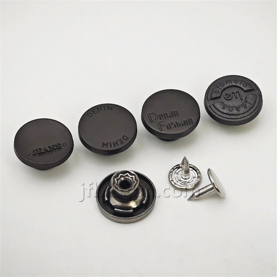 Button Pins Jeans